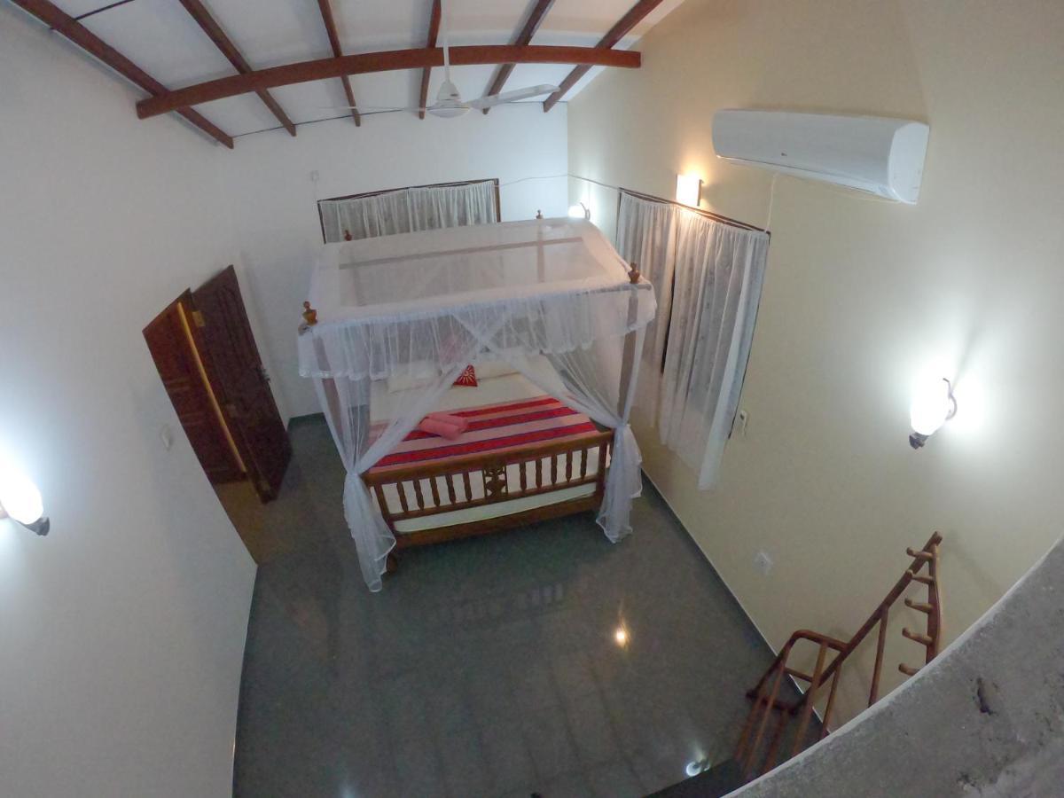 Villa Girilena Хіккадува Екстер'єр фото