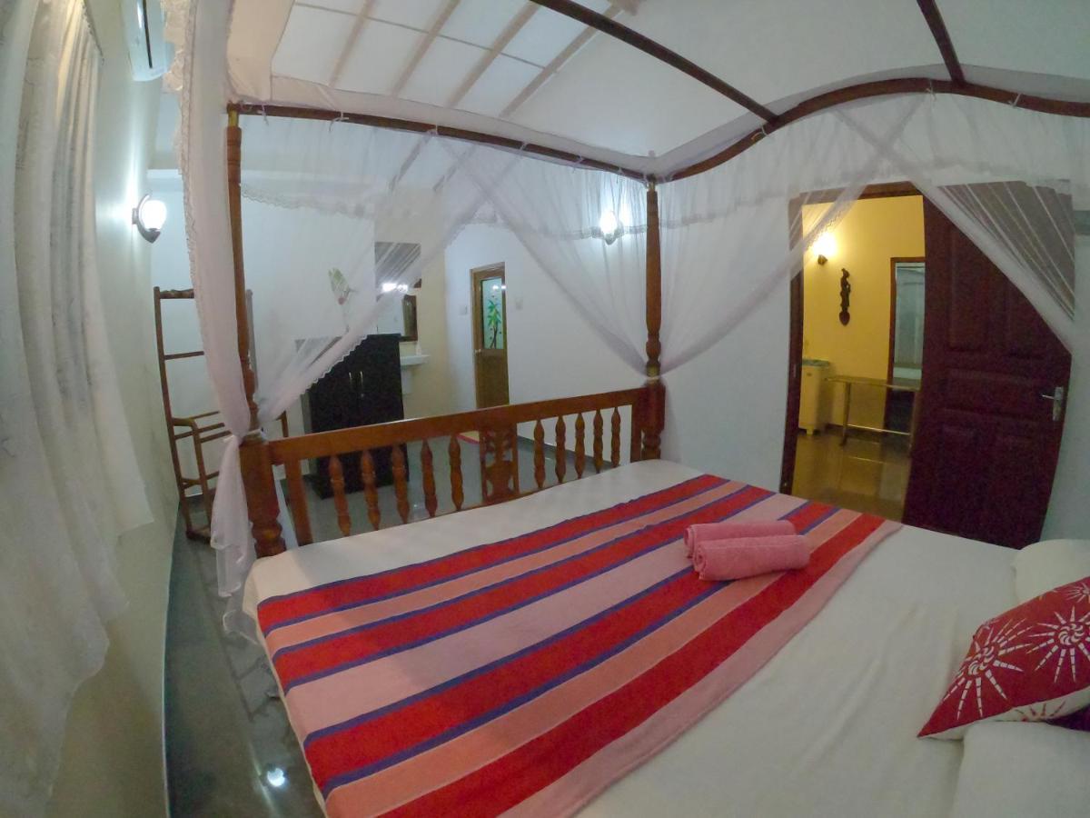 Villa Girilena Хіккадува Екстер'єр фото