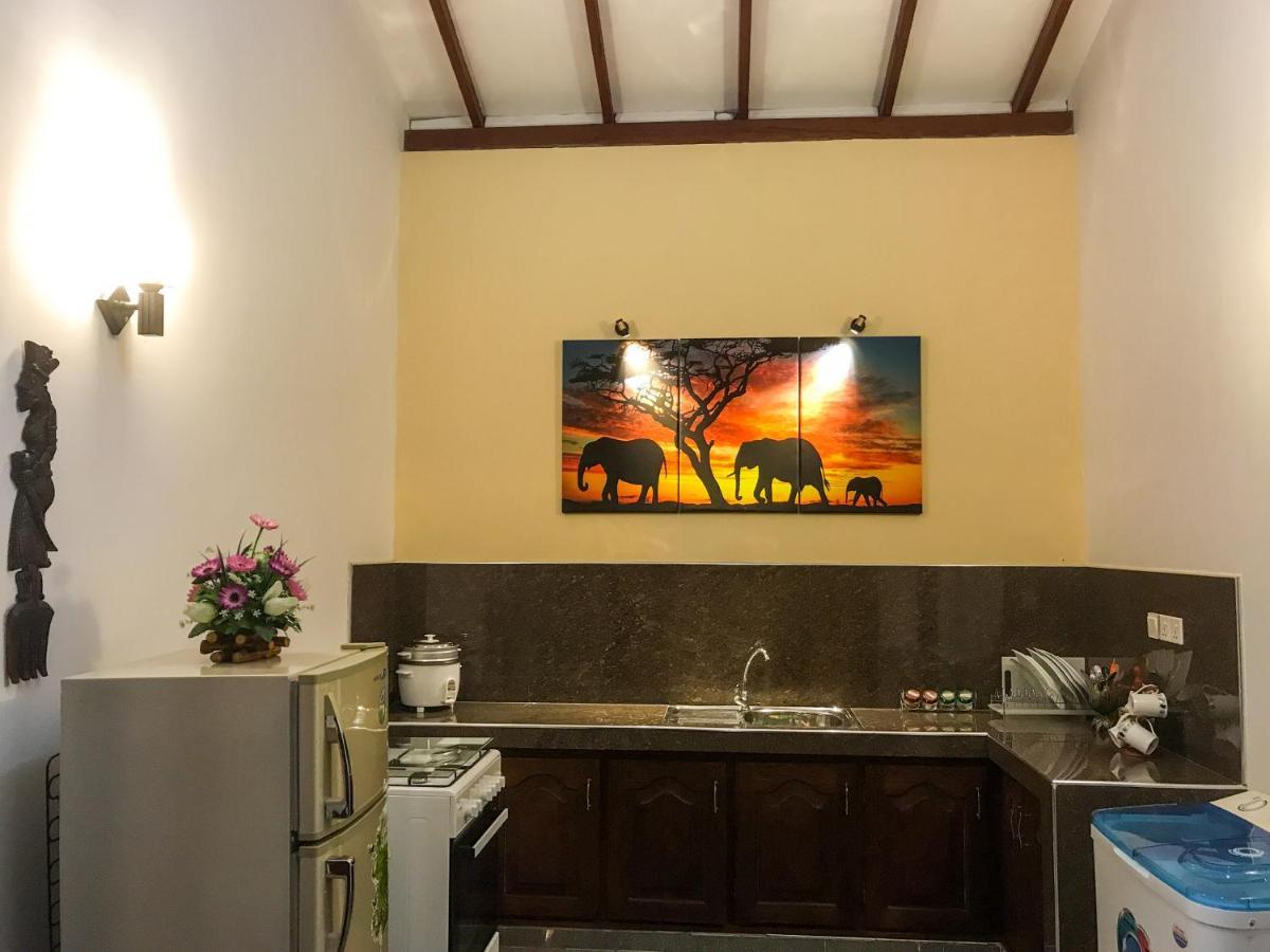 Villa Girilena Хіккадува Екстер'єр фото