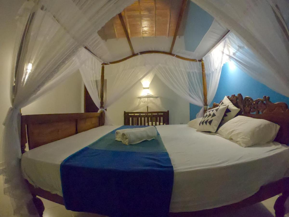 Villa Girilena Хіккадува Екстер'єр фото