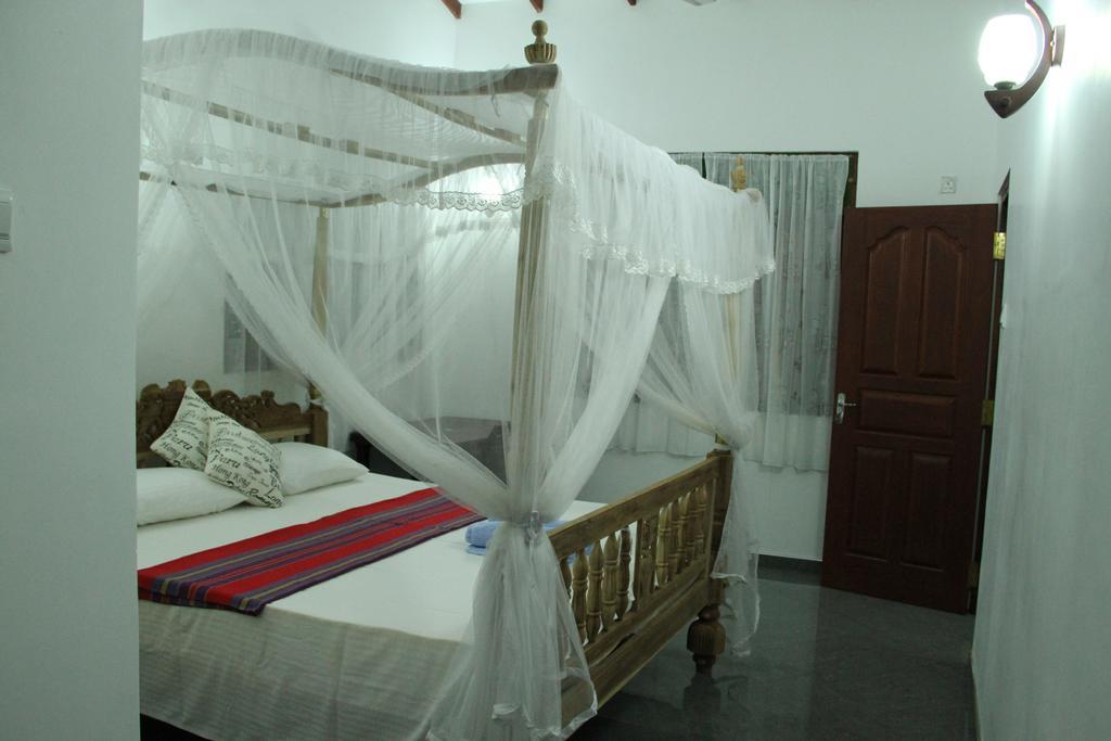 Villa Girilena Хіккадува Екстер'єр фото