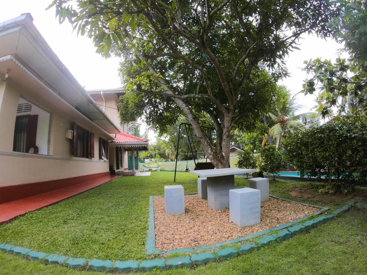 Villa Girilena Хіккадува Екстер'єр фото