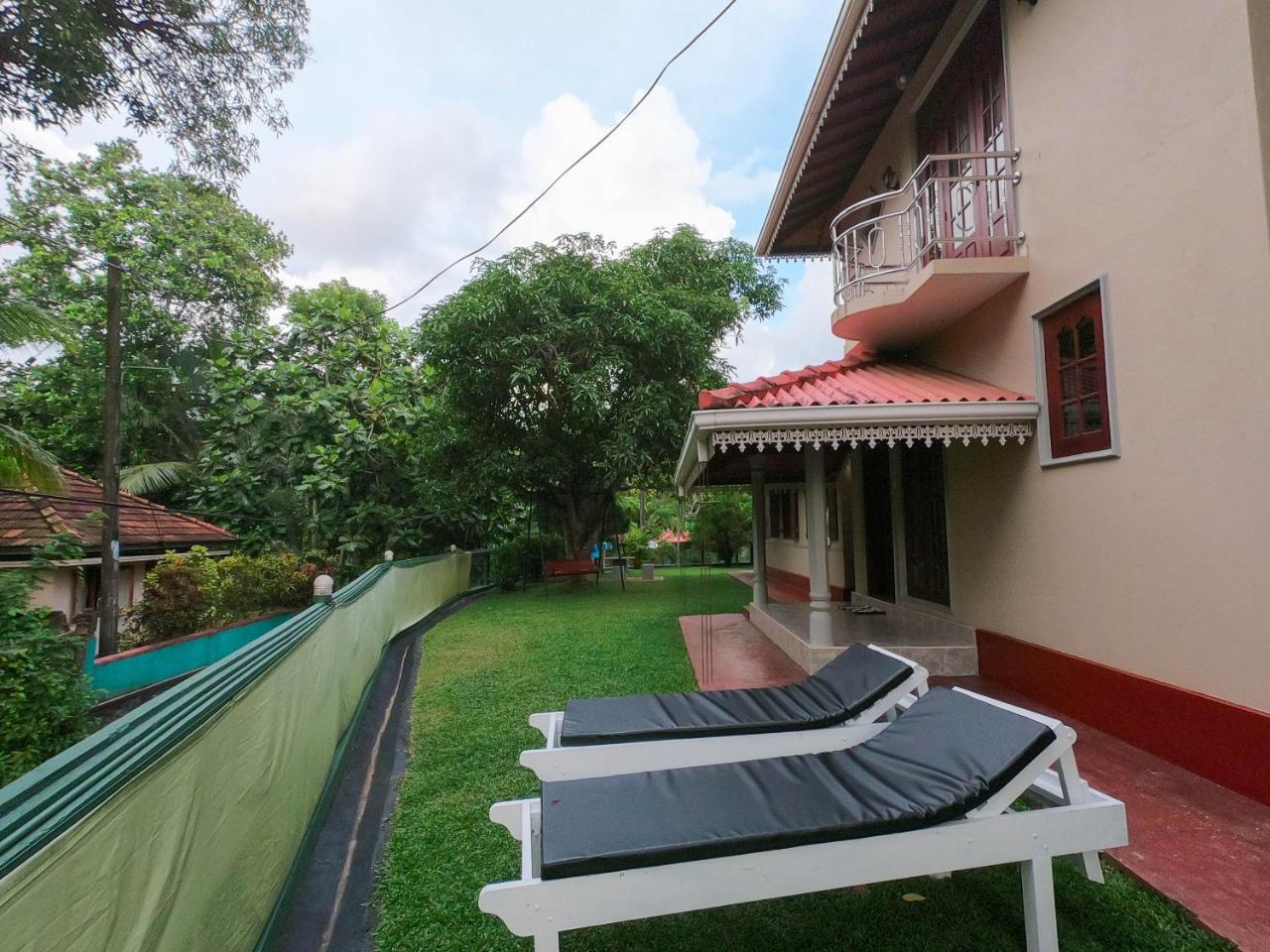 Villa Girilena Хіккадува Екстер'єр фото