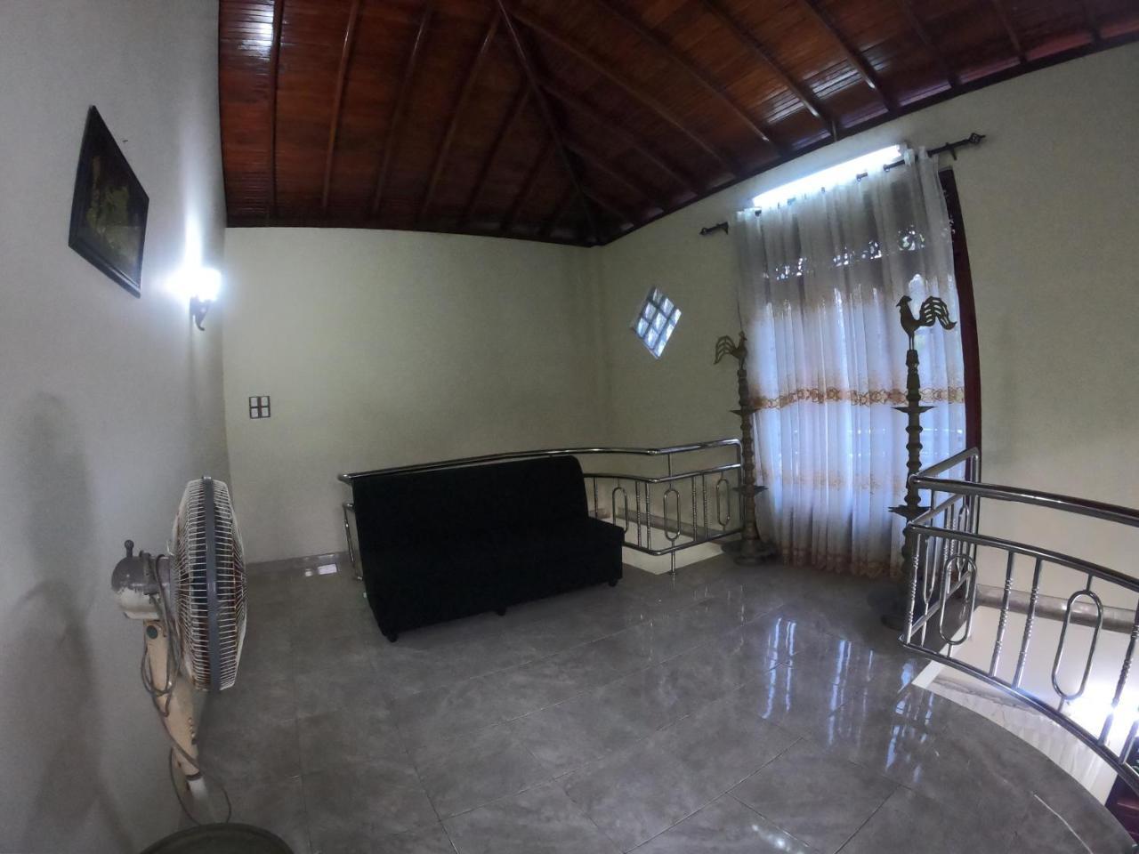 Villa Girilena Хіккадува Екстер'єр фото