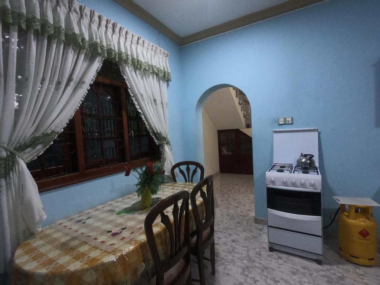 Villa Girilena Хіккадува Екстер'єр фото