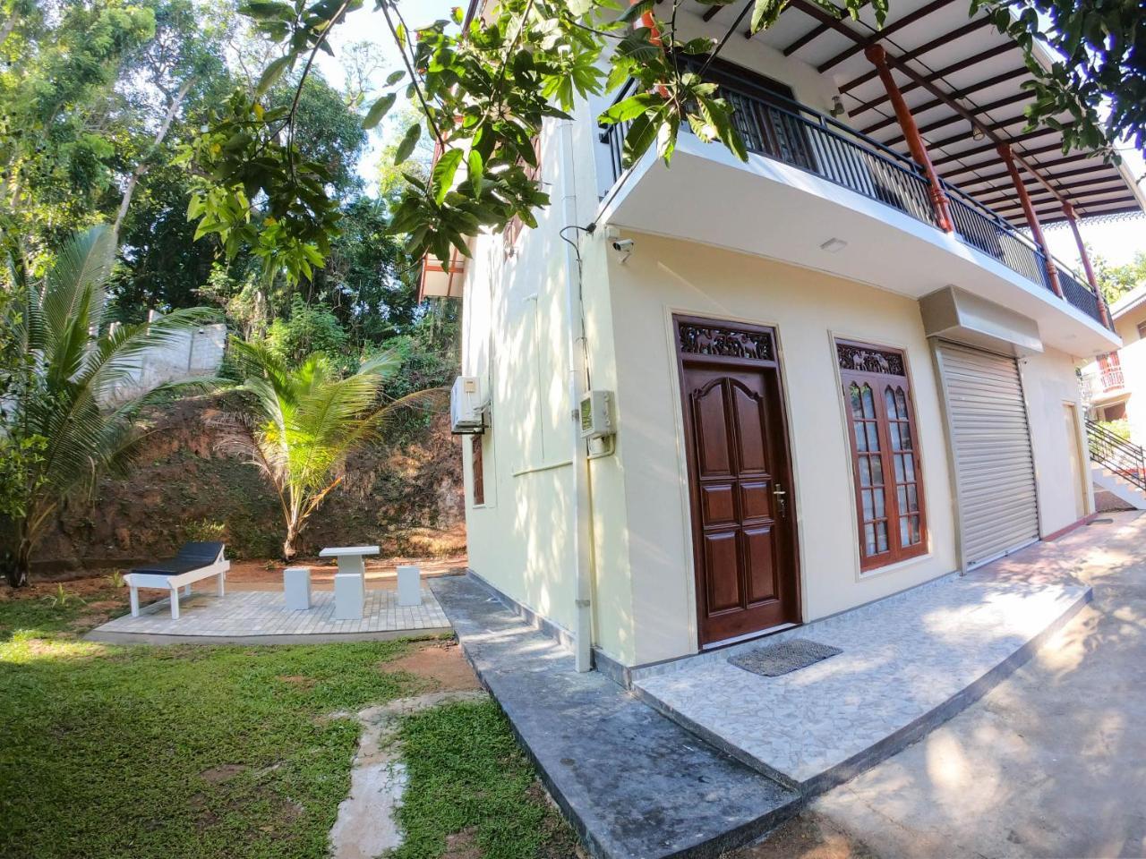 Villa Girilena Хіккадува Екстер'єр фото