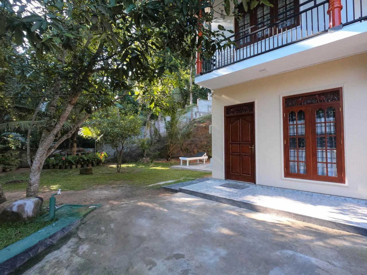 Villa Girilena Хіккадува Екстер'єр фото