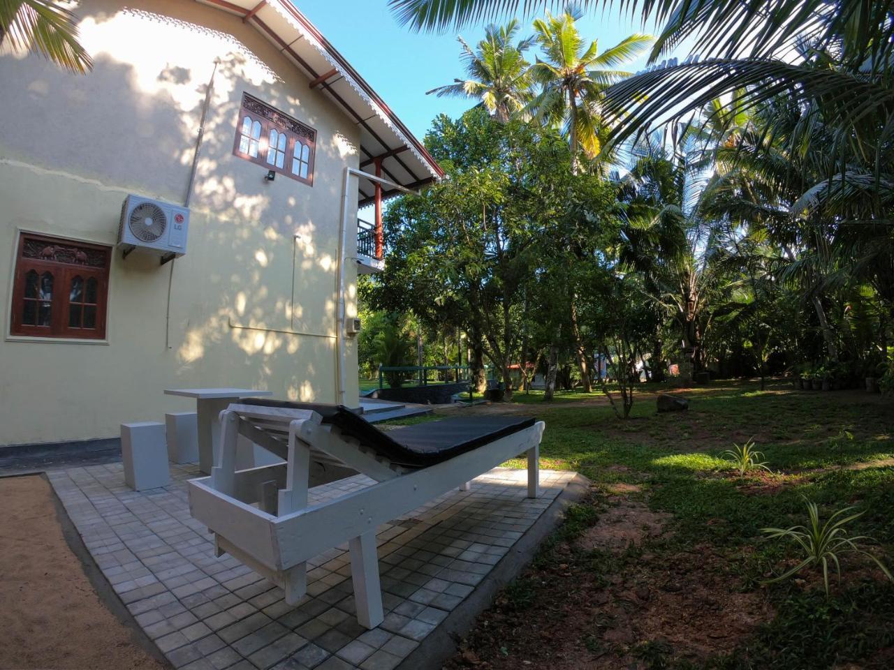 Villa Girilena Хіккадува Екстер'єр фото