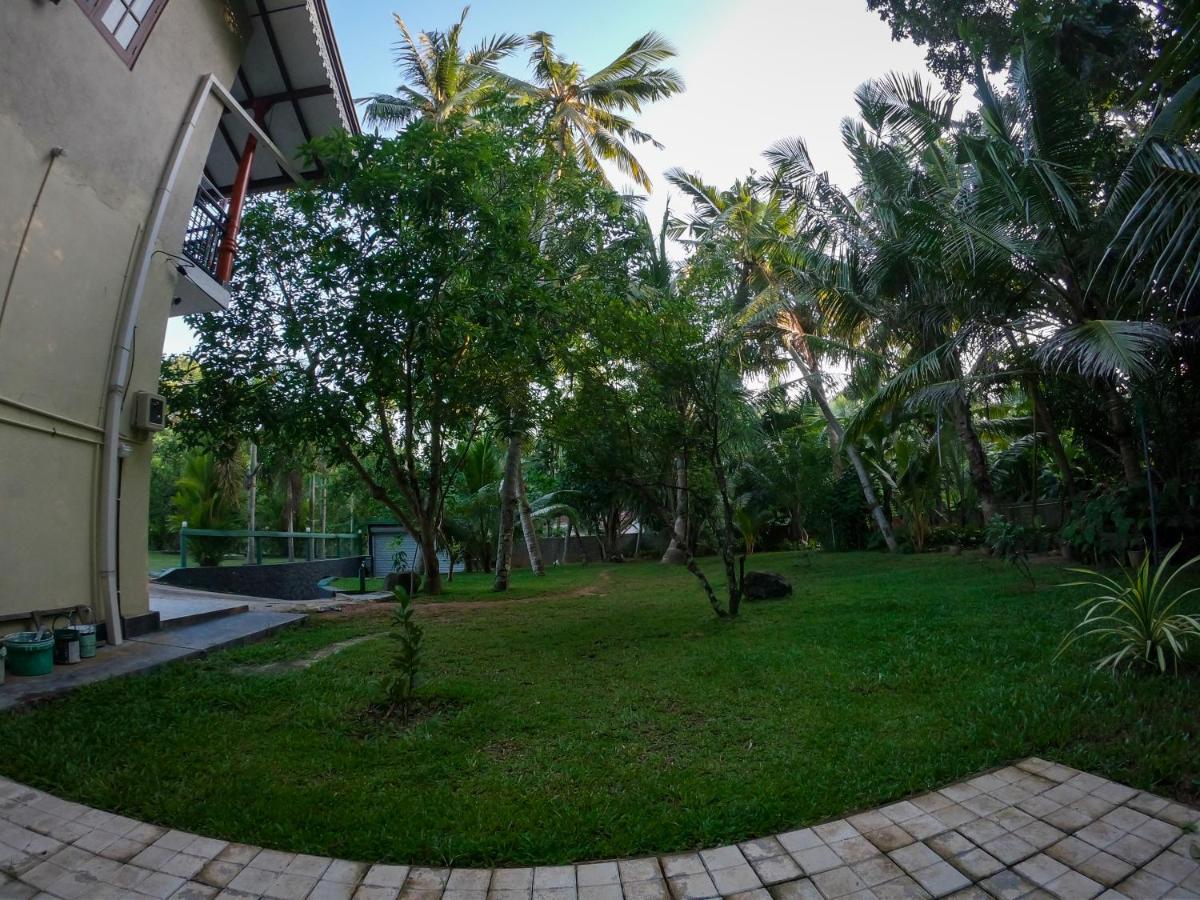 Villa Girilena Хіккадува Екстер'єр фото